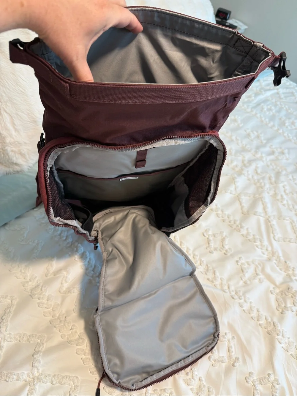 Victorinox (Swiss Army) Altmont Active Deluxe Rolltop Laptop Backpack Burgundy